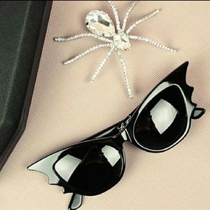 La Femme En Noir "The Vamp" Batwing Sunglasses